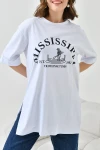 Beyaz Bisiklet Yaka Duble Kol Oversize Mississippi Baskılı T-Shirt BC241125