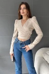 Bej Kruvaze Yaka Beli Kuşaklı Crop Bluz BCDF-242108