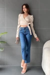 Bej Kruvaze Yaka Beli Kuşaklı Crop Bluz BCDF-242108